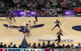 DB电子官网许尔特强攻打中想要加罚 基迪抱球反被吹延误比赛领到技犯