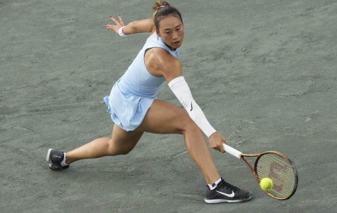 【WTA查尔斯顿站】郑钦文复仇萨卡里，晋级16强