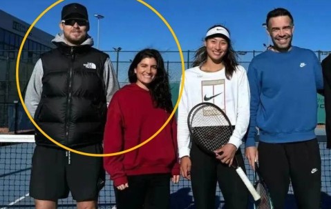 突发！郑钦文炒掉理疗师沙迪，新教练组实力更强