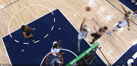 DB视讯官网好防守！贾勒特-阿伦接球瞬间里德上迎补位 造了前者进攻犯规