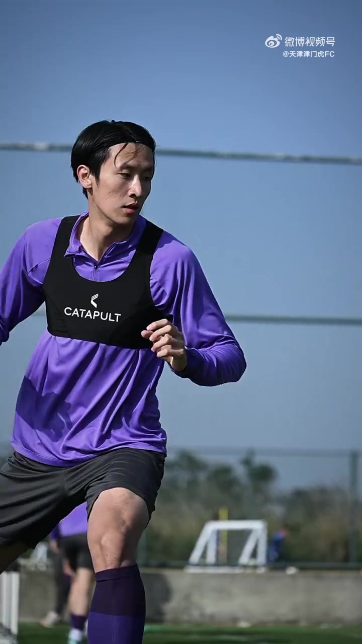 DB真人旗舰每一次训练——竭尽全力，每一个细节——认真对待