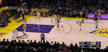 DB官网在线登录入口来个下马威！马克-威廉姆斯顺下 长臂劈扣轻取两分