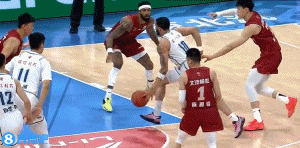 DG视讯官网平台黄雀在后！曾凡博一路追防 直接将韦瑟斯庞上篮扇出界外